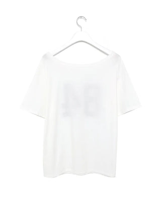 84 Off-shoulder T-shirt