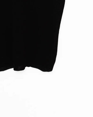 V-neck knit sleeveless top