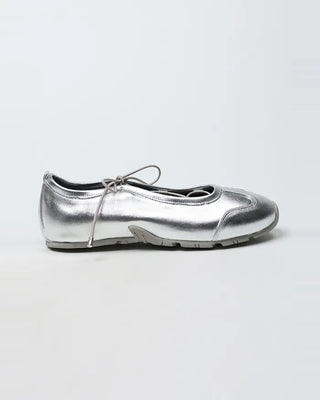 Lace-up flat sneakers