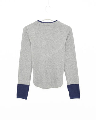 Half-open long-sleeve T-shirt