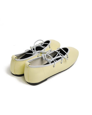 Lace-up flat shoes