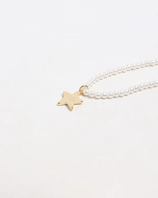 Star pendant pearl necklace