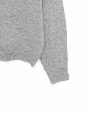 Ribbed V-neck semi-cropped high-gauge knit