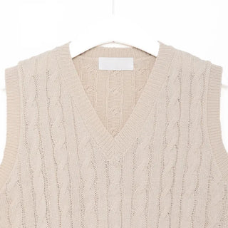 Twist V-neck knit vest