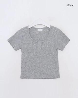 Button-down U-neck short-sleeved T-shirt