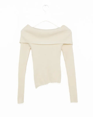 Off-shoulder knit frill camisole set
