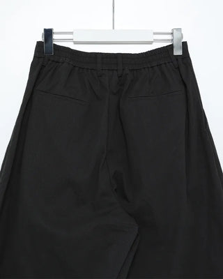 Cotton pleated Bermuda shorts