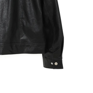 Loose-fitting leather jacket
