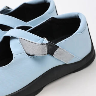Round cross strap loafers