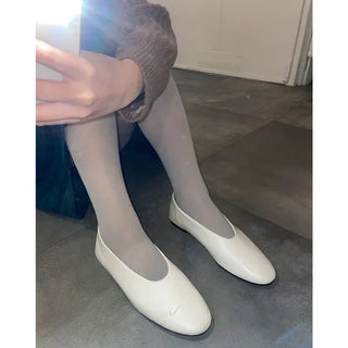 Basic flat shoes