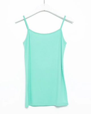 Basic color sleeveless top