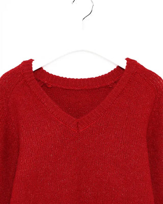 V-neck long-sleeved knit