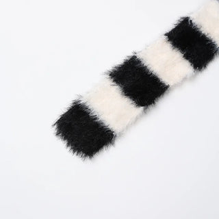 Fluffy Border Scarf