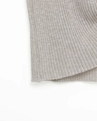 Side-string half-sleeve knit