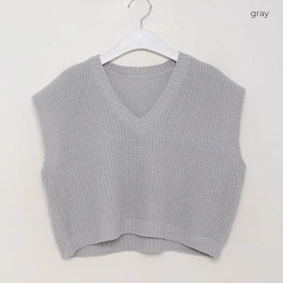 Oversized V-neck knit vest