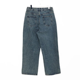 Pintuck pointed denim