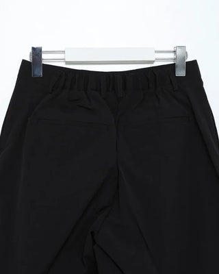 Pintuck nylon curved pants