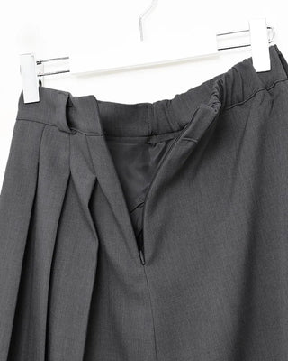 Banded pleated midi skirt