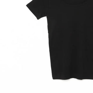 Simple U-neck T-shirt