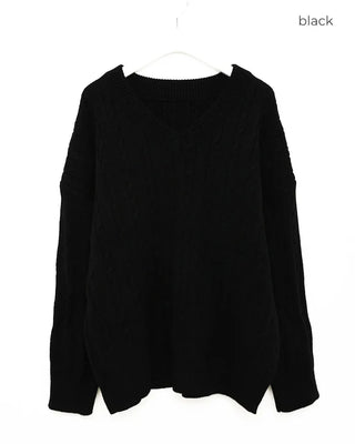 V-neck Loose Fit Cable Knit