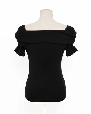 Off-shoulder half-sleeve T-shirt