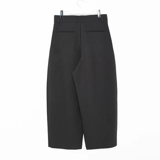 Twill two-pleat volume slacks