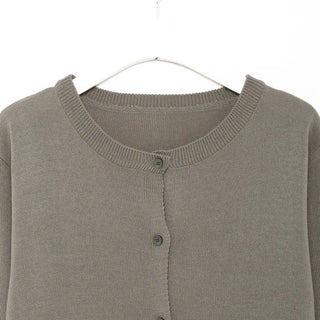 Round neck cropped knit cardigan