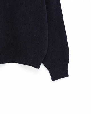 V-neck raglan shoulder knit sweater