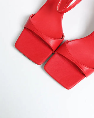 Square-line high heels