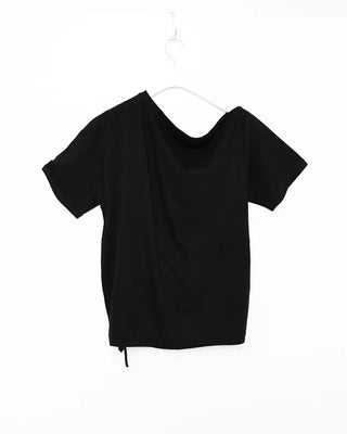 Loose off-shoulder T-shirt