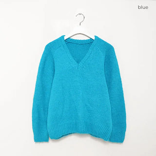 Wool back tag detail V-neck oversized knit
