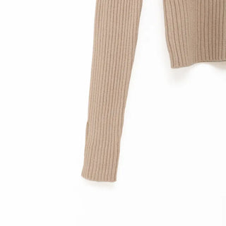 Hand warmer high neck T-shirt