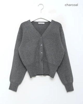 Voluminous V-neck cardigan