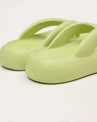 Bold Beach Sandals