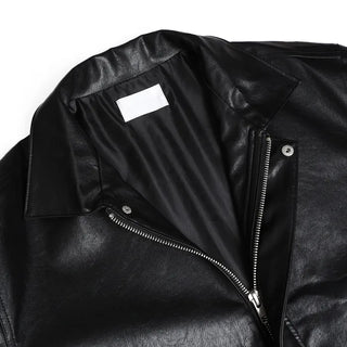 Loose-fitting leather jacket