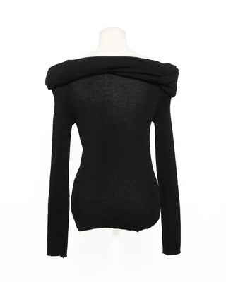 Slim Off-Shoulder Knit