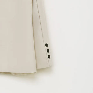 Back-button tailored jacket