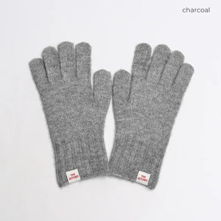 Finger hole label point gloves