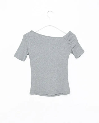 Off-shoulder front twist t-shirt