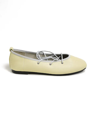 Lace-up flat shoes
