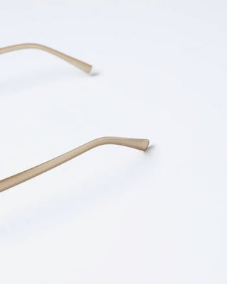 Round-shaped sunglasses