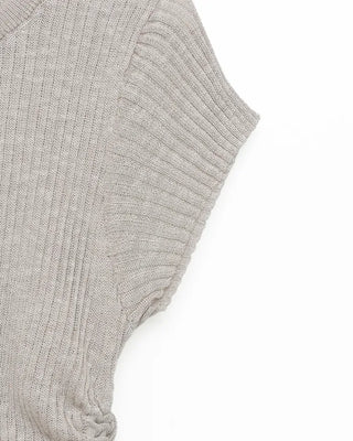 Side-string half-sleeve knit