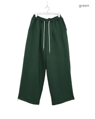 Fleece-lined one-pleat sweatpants