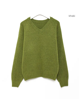 Loose-fit V-neck knit