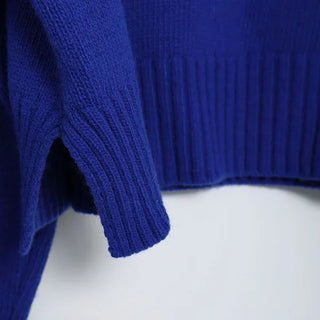 Side-slit cropped turtleneck knit