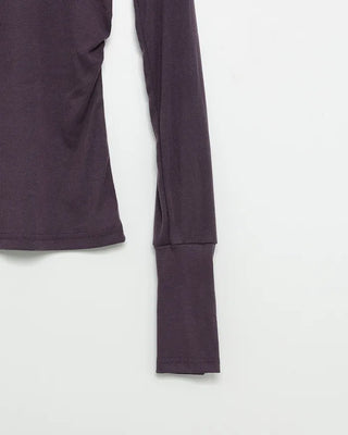 Button-sleeve long-sleeve T-shirt