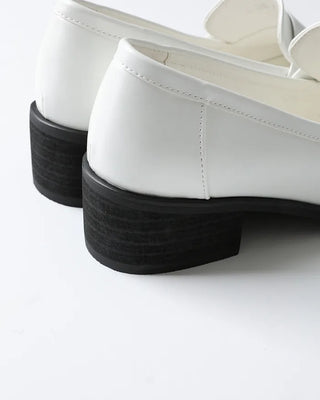 Square-line classic loafers