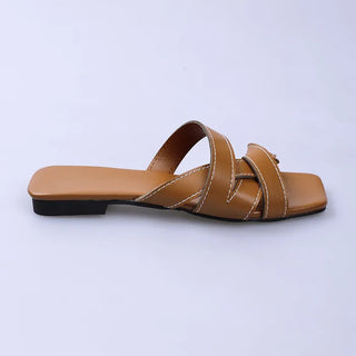 Square-toe twist sandals