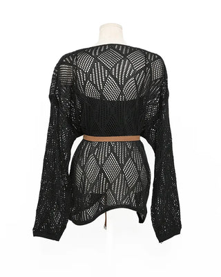 Sleeveless perforated knit set with belt