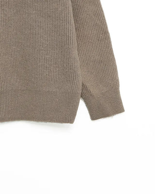Simple 2-way knit zip-up